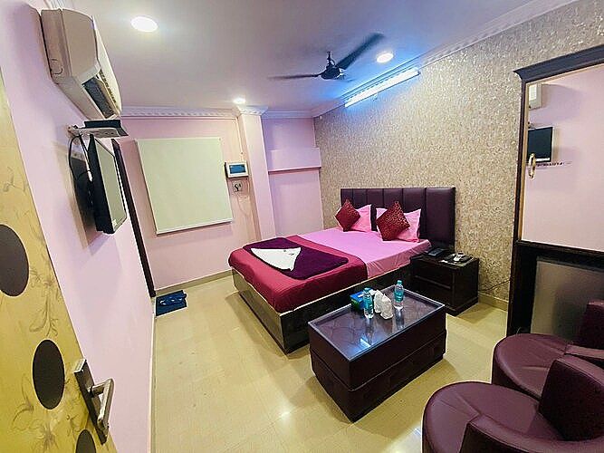 ELITE ROOM