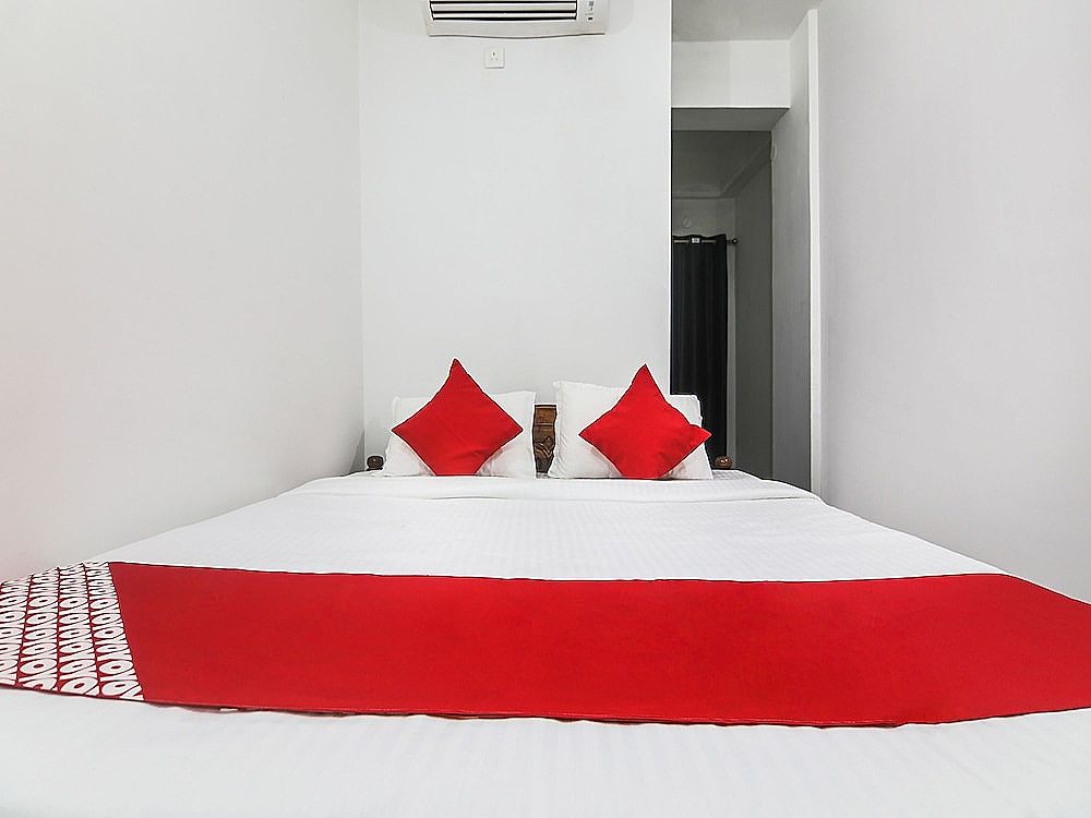 OYO Flagship 15828 Neexotica Double or Twin Room 16