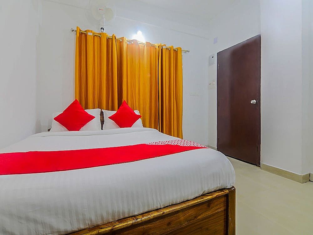 OYO Flagship 15828 Neexotica Double or Twin Room 12