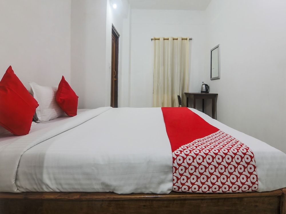 OYO Flagship 15828 Neexotica Double or Twin Room 7