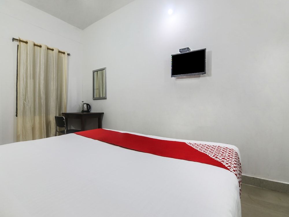 OYO Flagship 15828 Neexotica Double or Twin Room 17