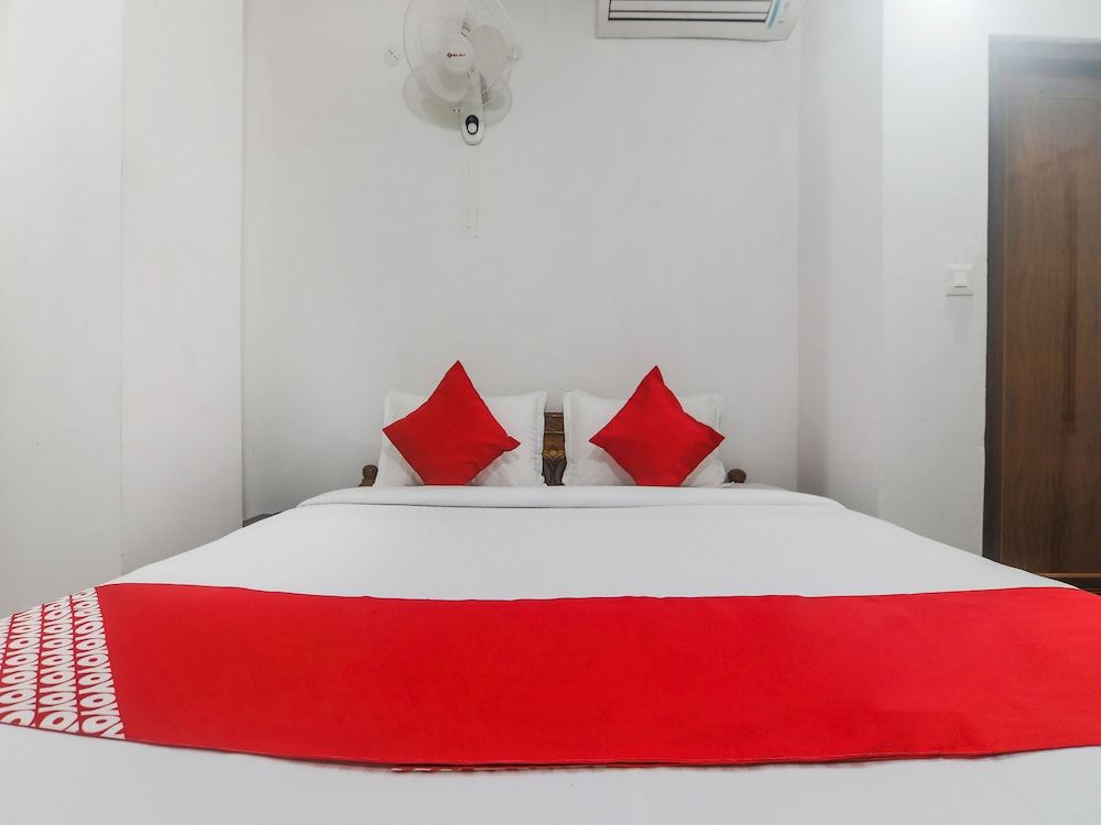 OYO Flagship 15828 Neexotica Double or Twin Room 8
