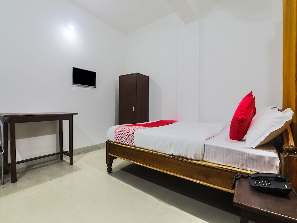 OYO Flagship 15828 Neexotica Double or Twin Room 11