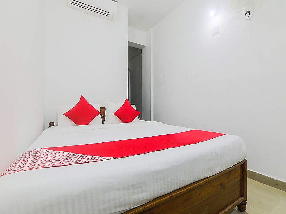 OYO Flagship 15828 Neexotica Double or Twin Room 14