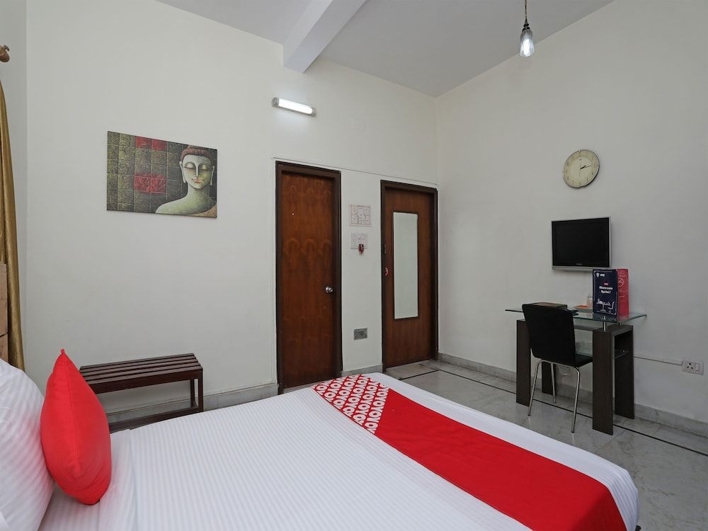 undefined OYO 1235 Salt Lake Sector 1 8