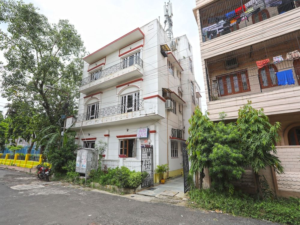 undefined OYO 1235 Salt Lake Sector 1 3