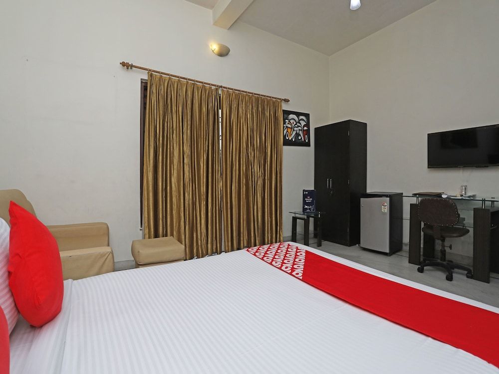 undefined OYO 1235 Salt Lake Sector 1 5