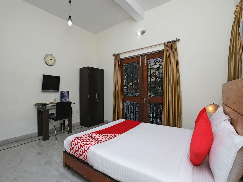 OYO 1235 Salt Lake Sector 1 Suite 10