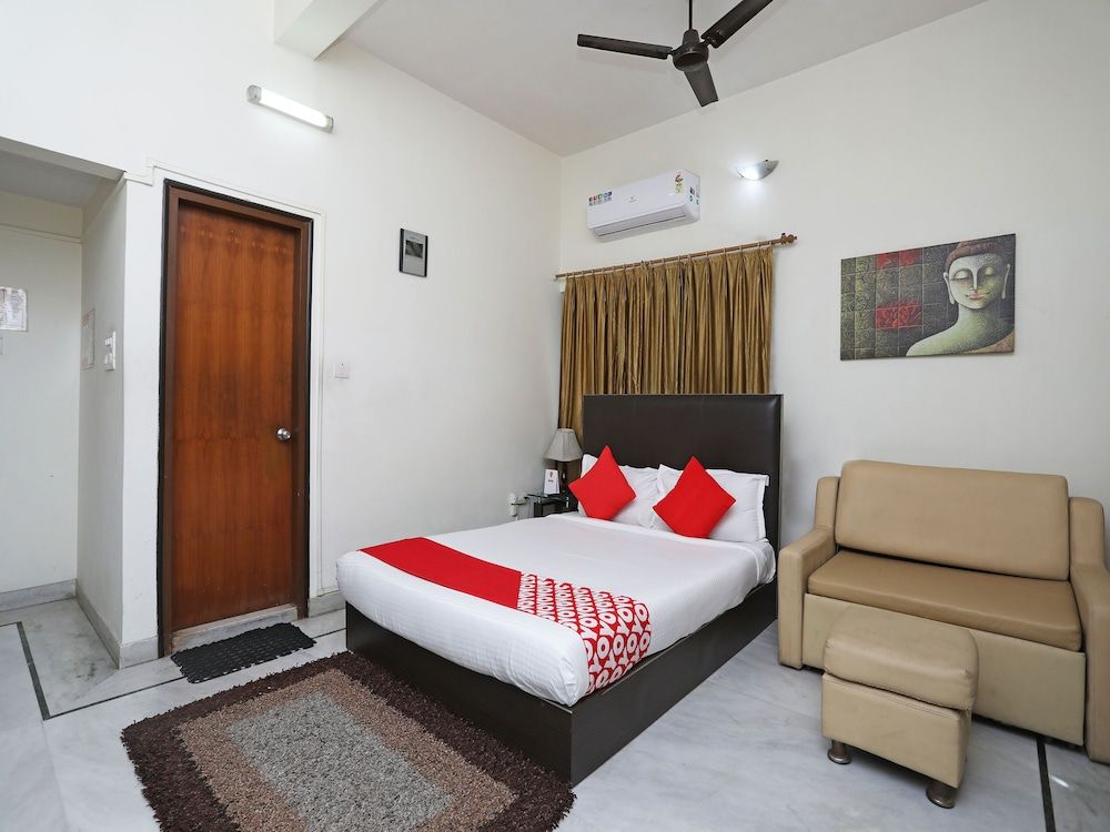 undefined OYO 1235 Salt Lake Sector 1 4