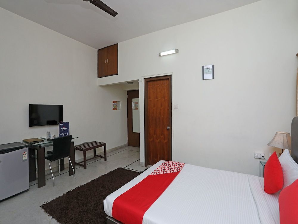 OYO 1235 Salt Lake Sector 1 Suite 12