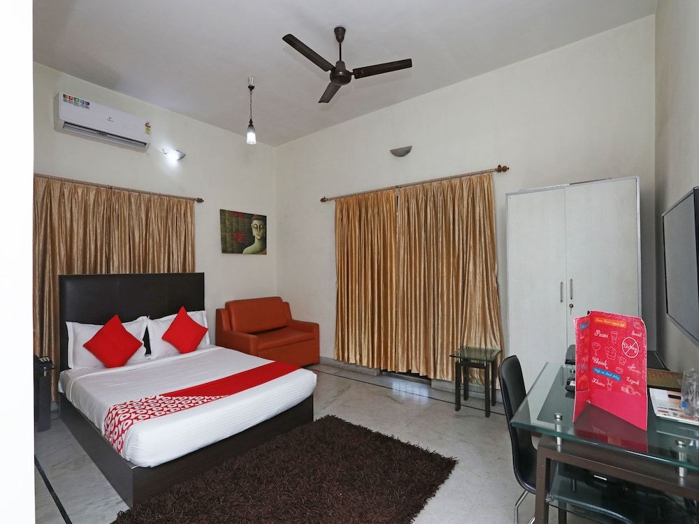 OYO 1235 Salt Lake Sector 1 Suite 8