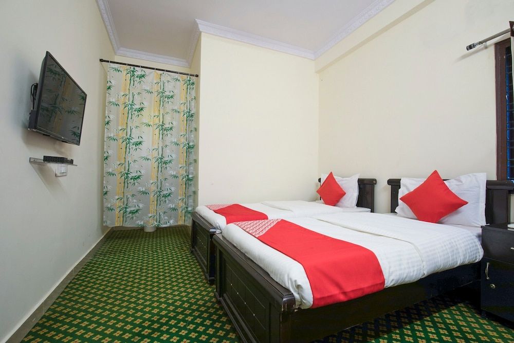 OYO 13162 Swiss Legrand Double or Twin Room 10