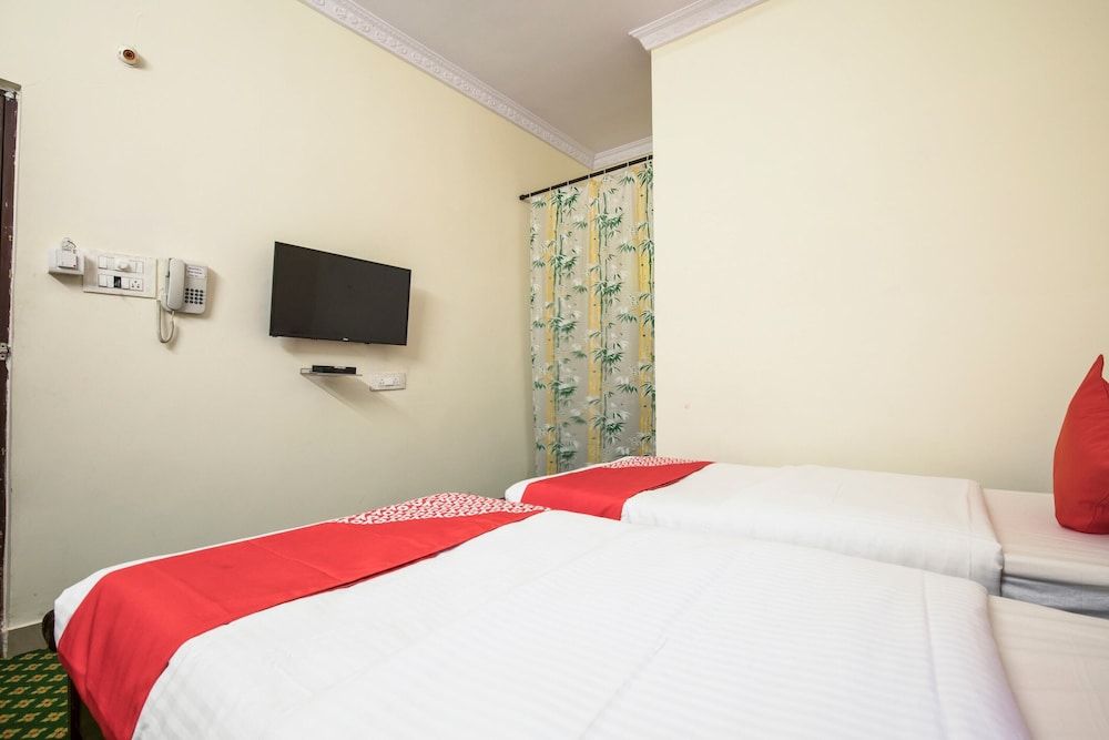 OYO 13162 Swiss Legrand Double or Twin Room 11