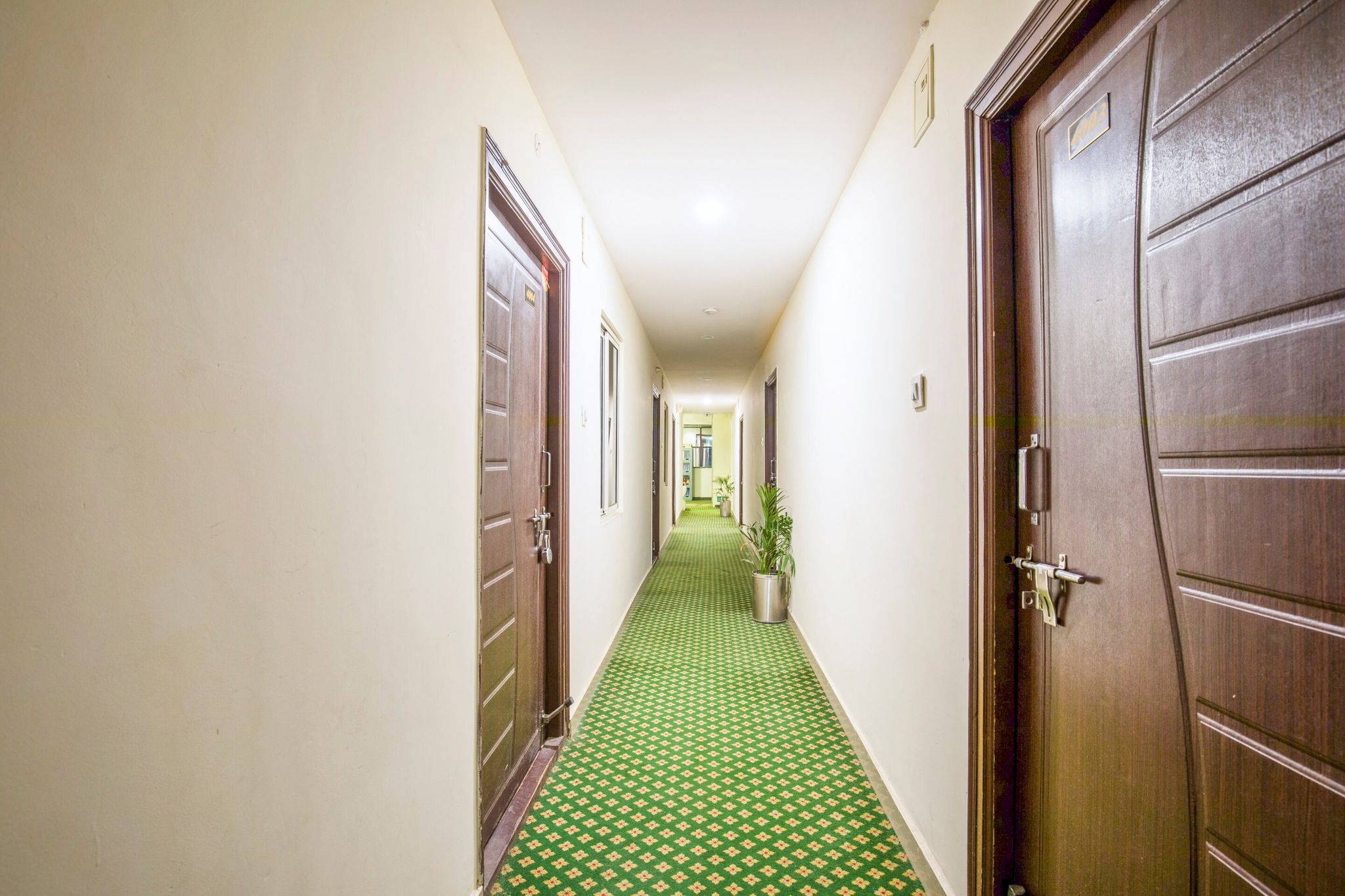 OYO 13162 Swiss Legrand Classic 17