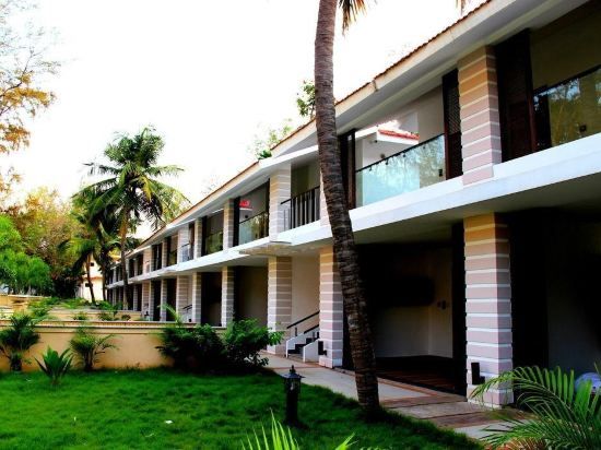 VGP Golden Beach Resort Garden View Room 3