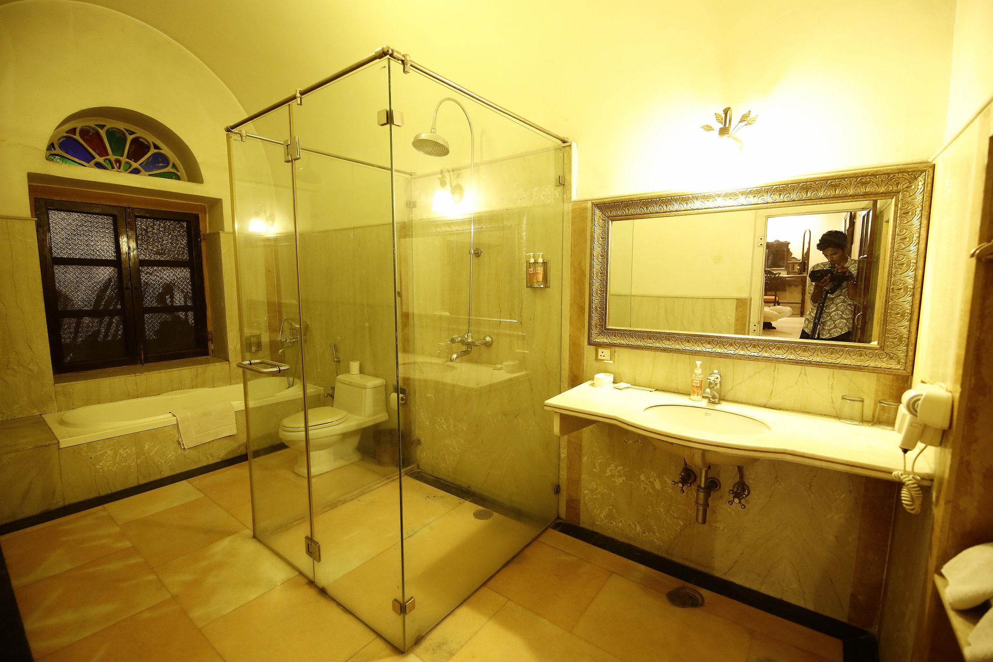 Castle Kanota Deluxe Room 3