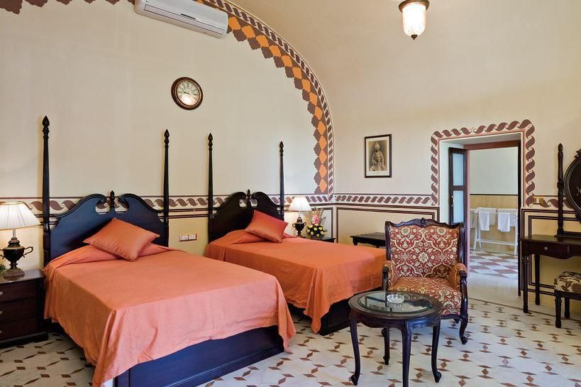 Castle Kanota Deluxe Room 11