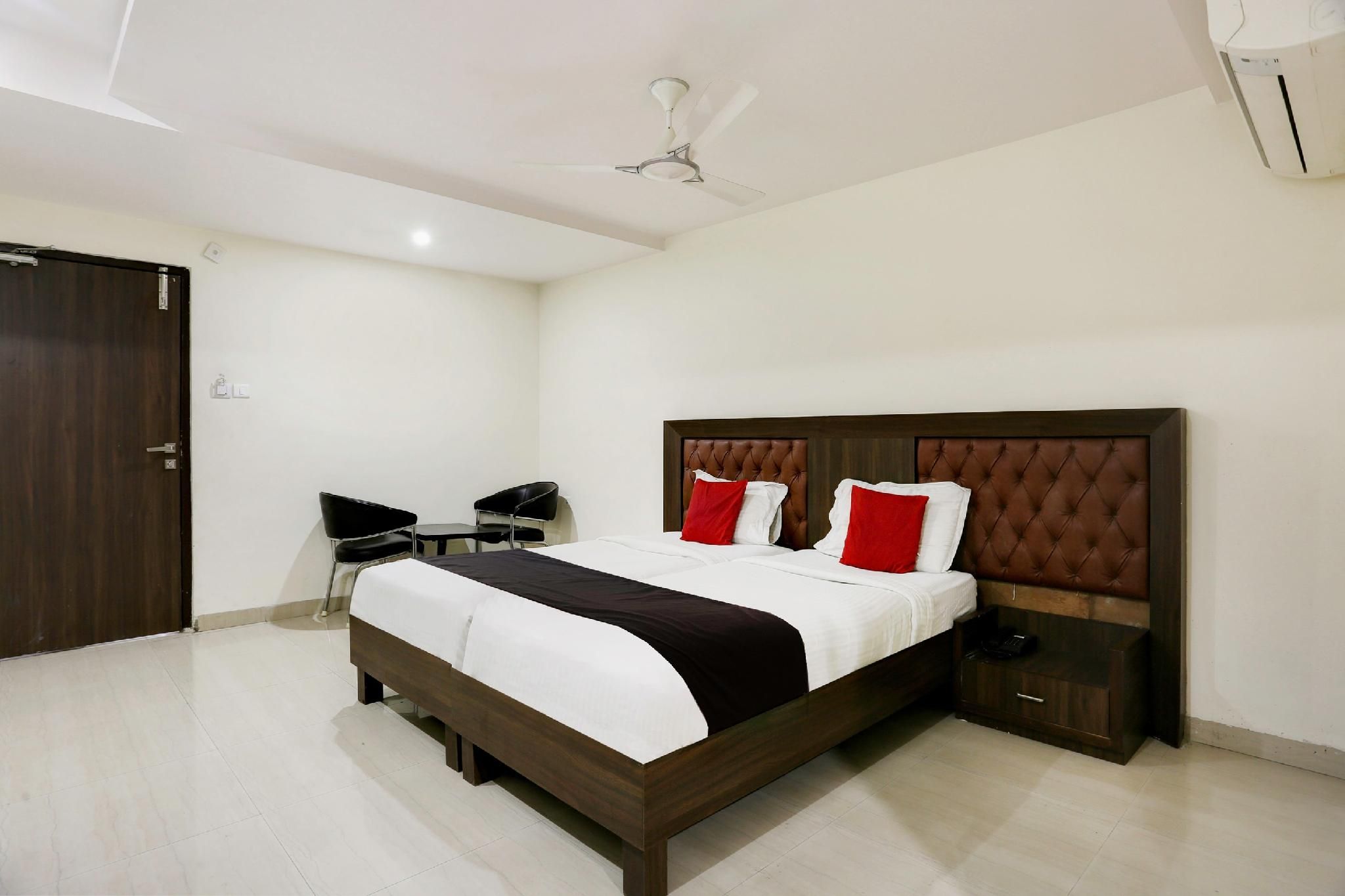 Townhouse Halcyon Deccan Inn Near Shilparamam Classic Double or Twin