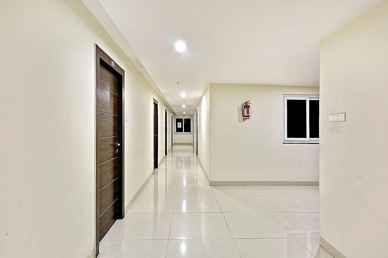 undefined Townhouse Halcyon Deccan Inn Near Shilparamam 3