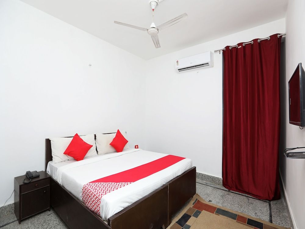 OYO 36700 Moonlight Residency Double or Twin Room 3