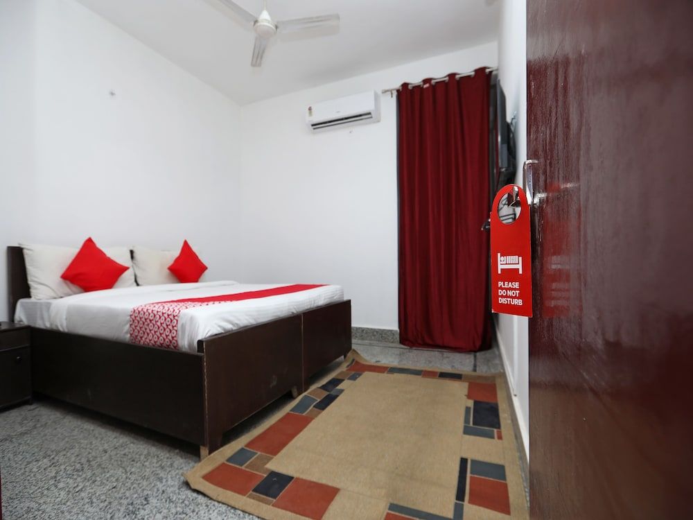 OYO 36700 Moonlight Residency Double or Twin Room 2
