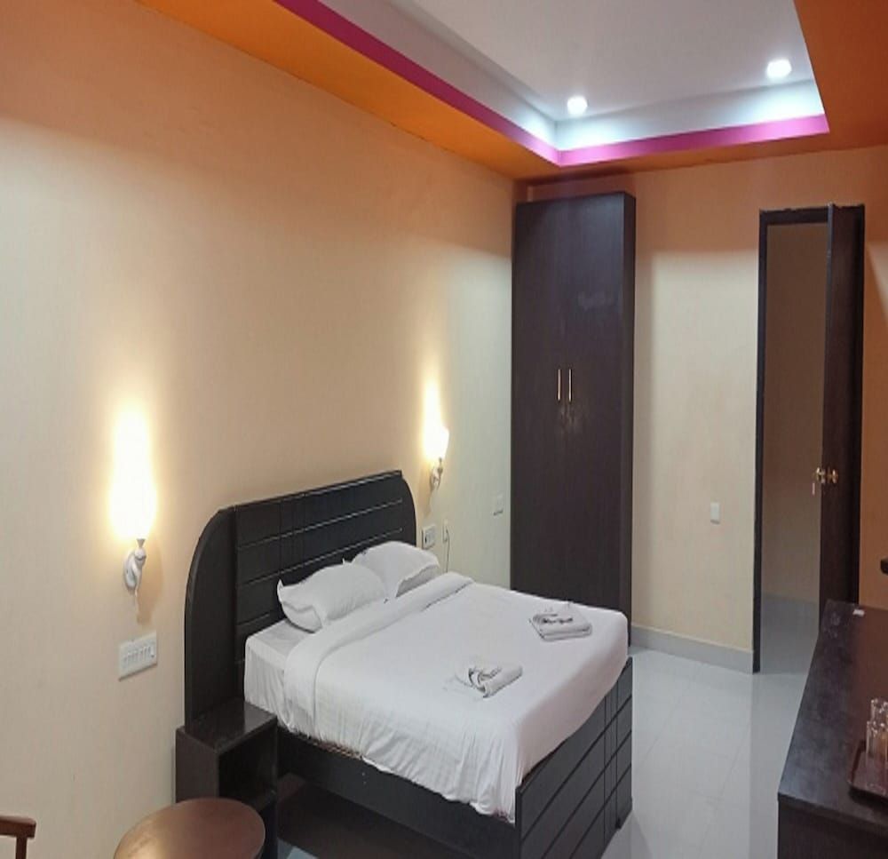 Joe Beach Resort Deluxe Room 4