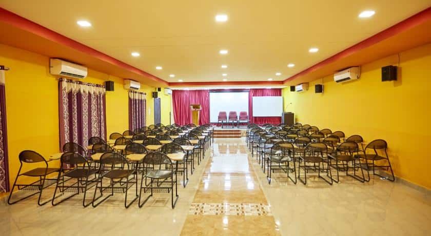 conference hall with 100capacity