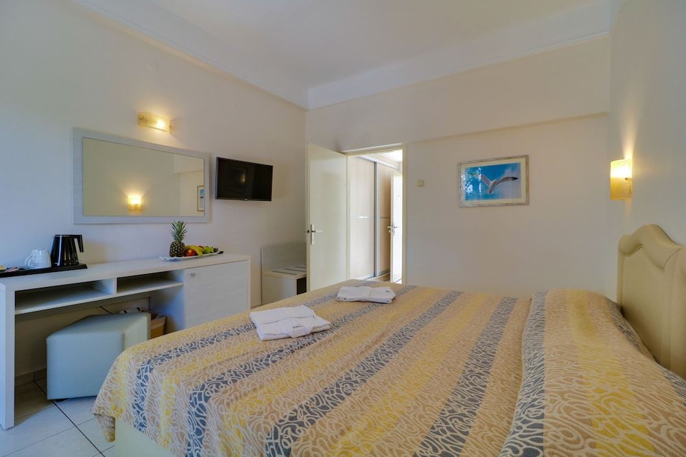Double Room (with Bunk Bed)