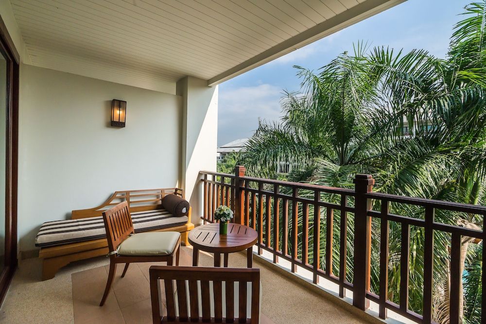 Ravindra Beach Resort And Spa Superior Room 4