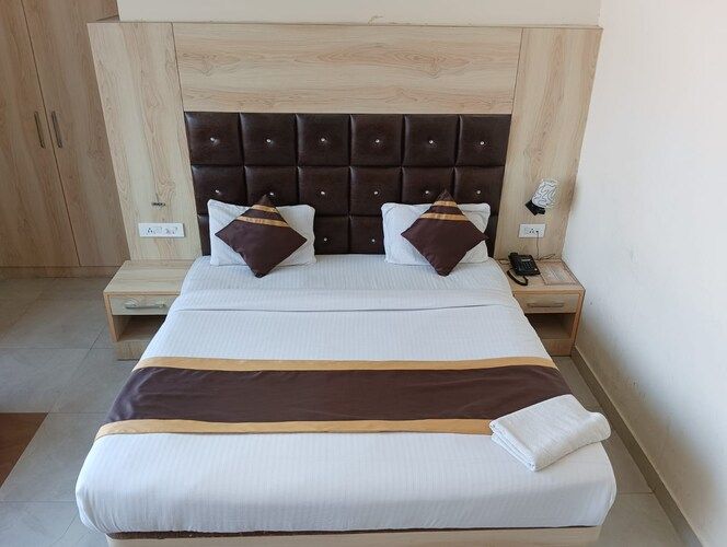 Hotel SS Grand Deluxe Room 3