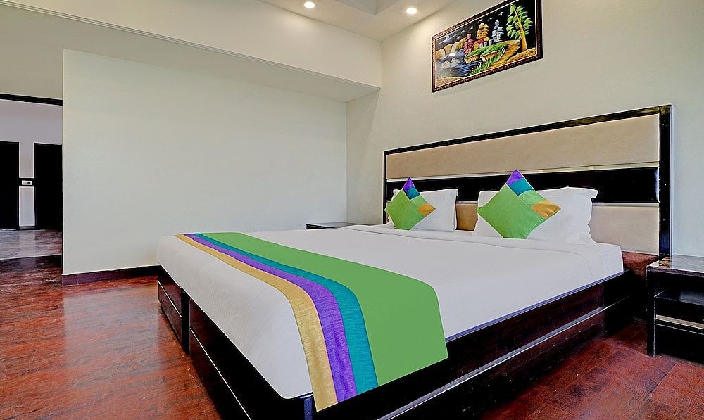 Itsy Hotels Southend Standard Double Room 11