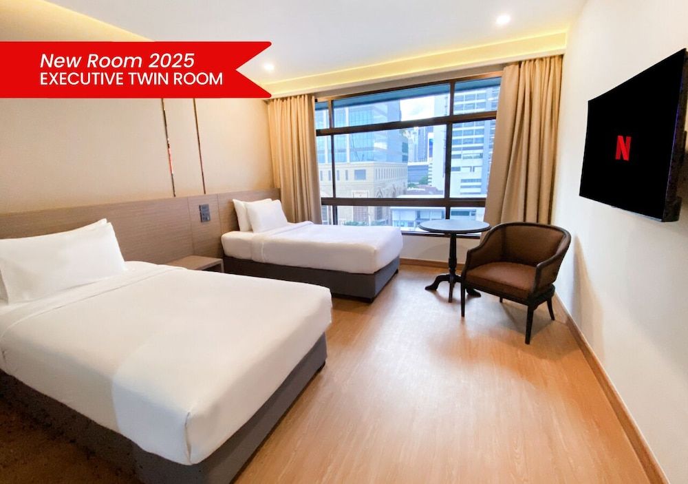 undefined Pinnacle Lumpini Park Hotel 10