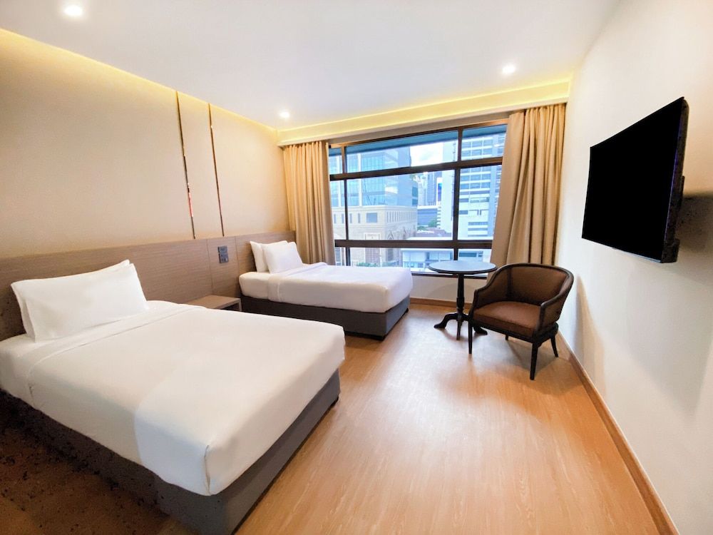 undefined Pinnacle Lumpini Park Hotel 9