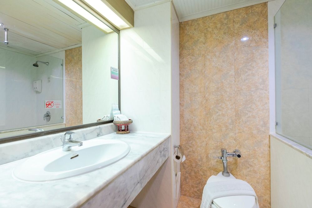 undefined Pinnacle Lumpini Park Hotel 6