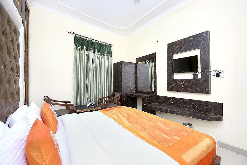 Hotel Shagun Deluxe AC Rooms 3