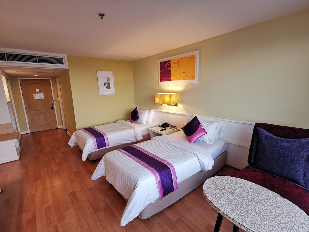 undefined Tongtara Riverview Hotel 7