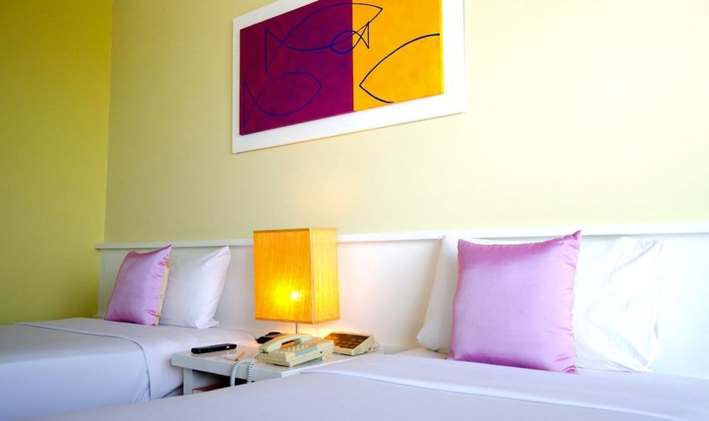 Tongtara Riverview Hotel Superior Room, City View 3