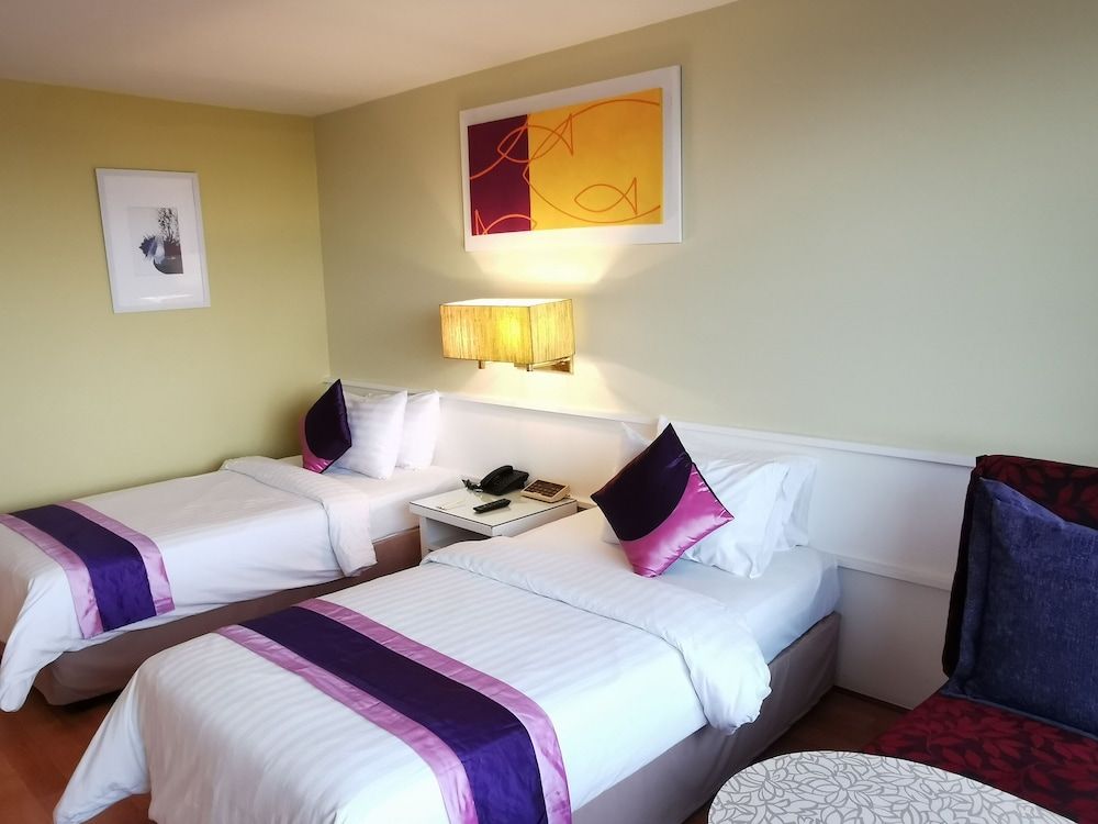 undefined Tongtara Riverview Hotel 10