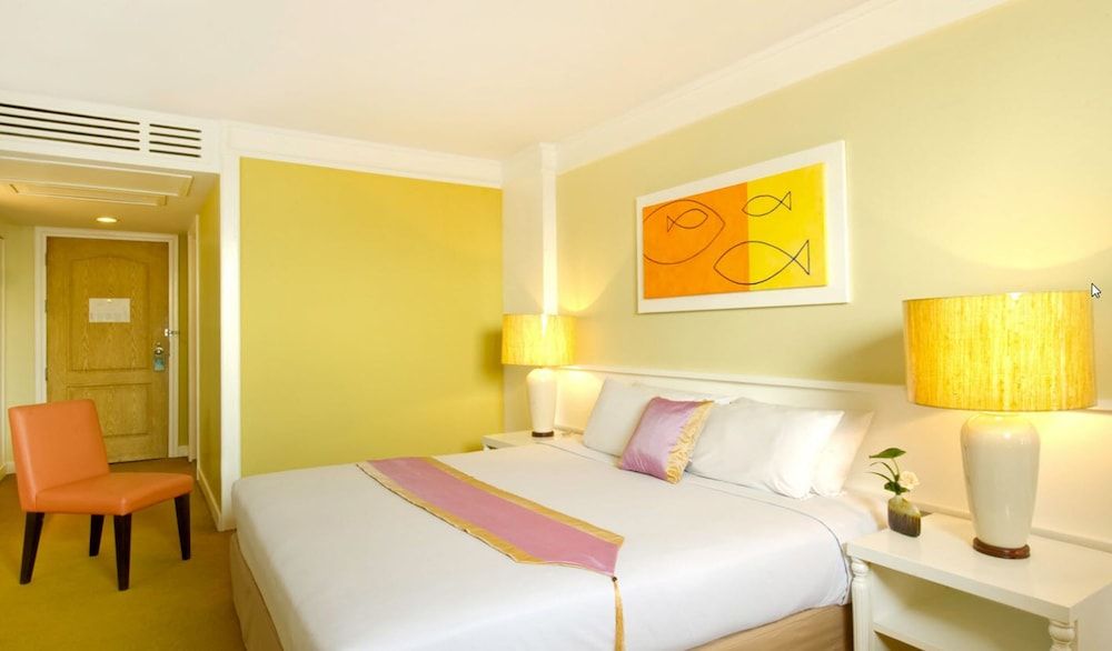 Tongtara Riverview Hotel Superior Room, City View 2