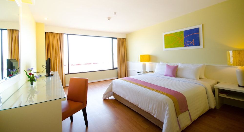 undefined Tongtara Riverview Hotel