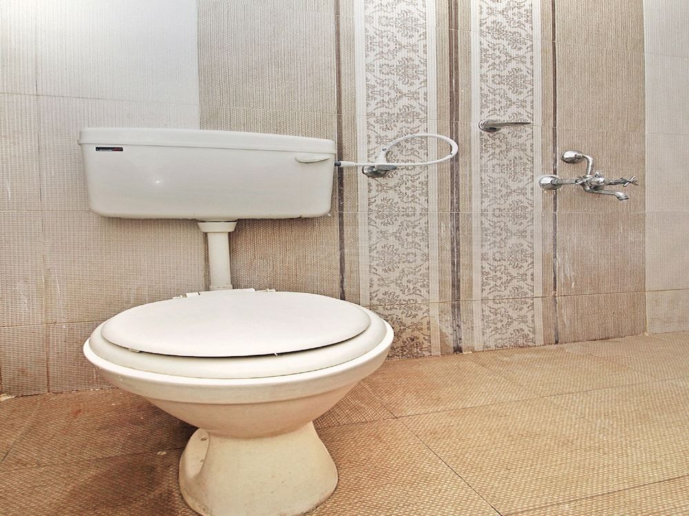 OYO 24605 Grand Season Double or Twin Room 20