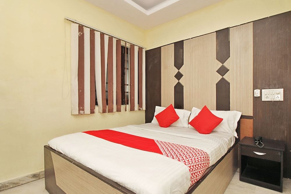 OYO 24605 Grand Season Double or Twin Room 19
