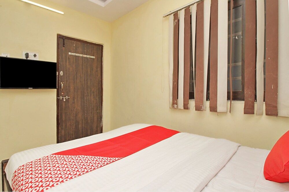 OYO 24605 Grand Season Double or Twin Room 16