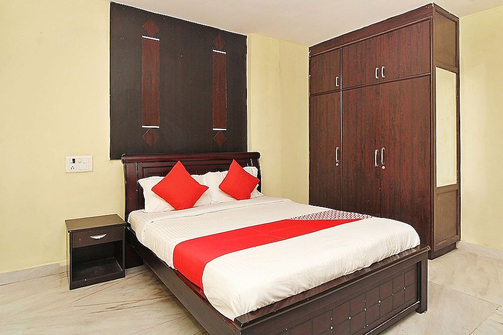 undefined OYO 24605 Grand Season 10
