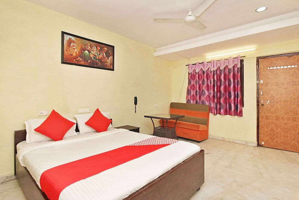 OYO 24605 Grand Season Double or Twin Room 14
