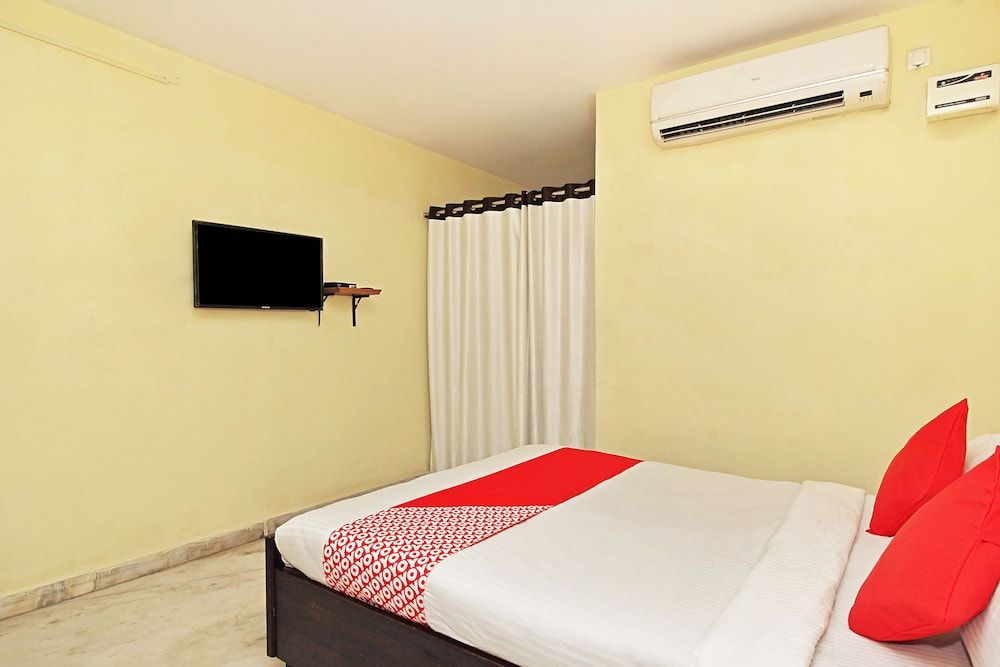 OYO 24605 Grand Season Double or Twin Room 6