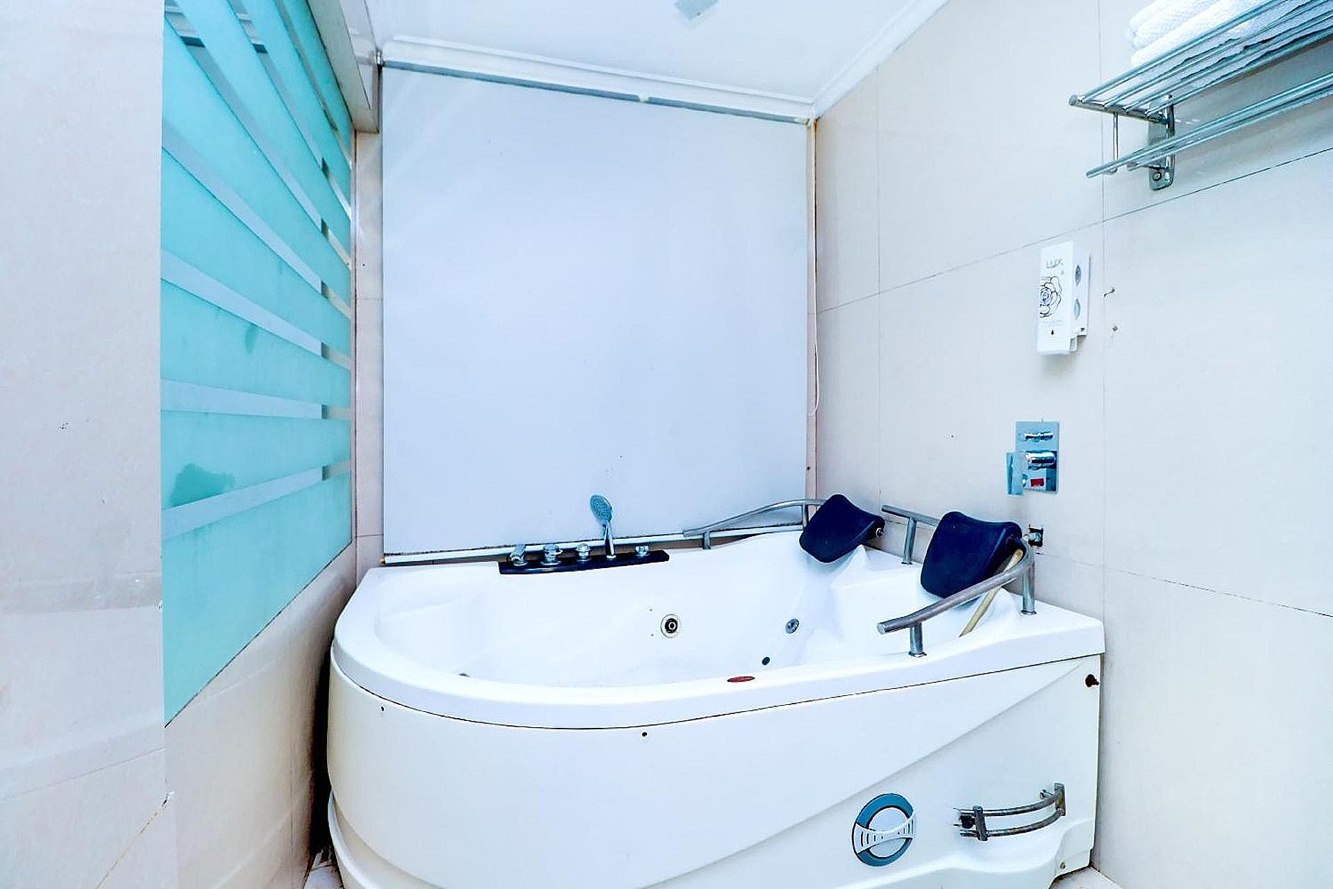 Honeymoon Suite Room