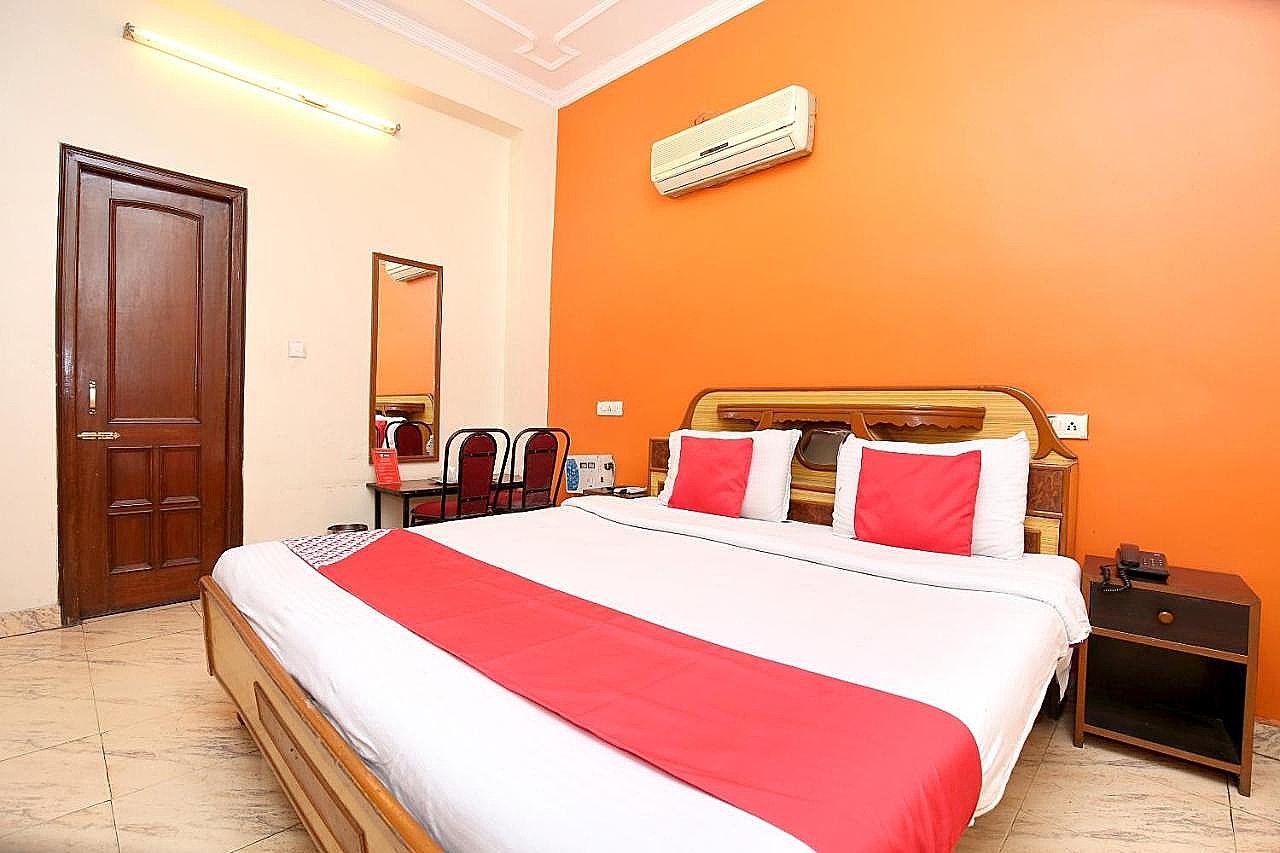 undefined Holiday Classic 6