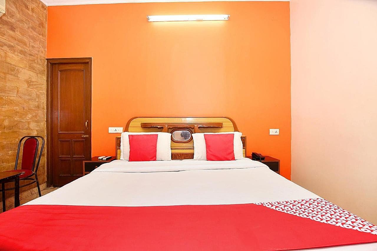 undefined Holiday Classic 9