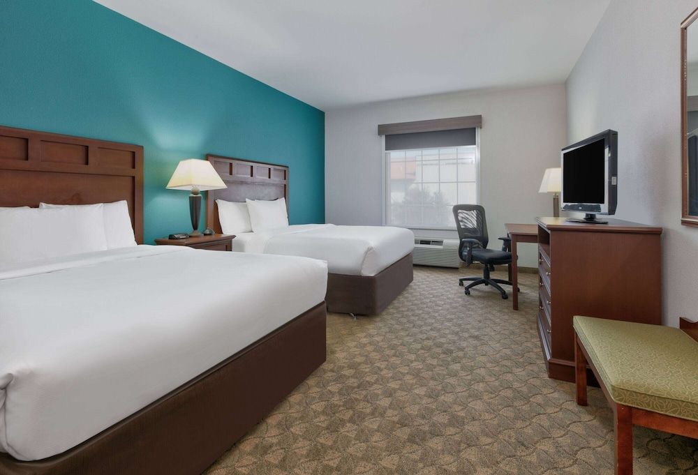 Room, 2 Queen Beds, Accessible, Non Smoking (Tub with Grab Bars)